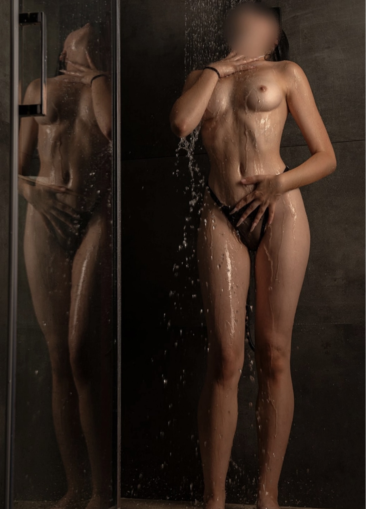 Проститутка Аделька 21 лет сделает нежно расслабляющий массаж и пригласит к себе