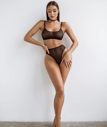 Проститутка Avrora Vip с 2 размером груди исполнит ролевые игры и пригласит к себе в Любой район