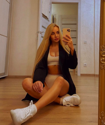 Девушка УЛЬЯНА 23 лет сделает профессионально эскорт и пригласит к себе