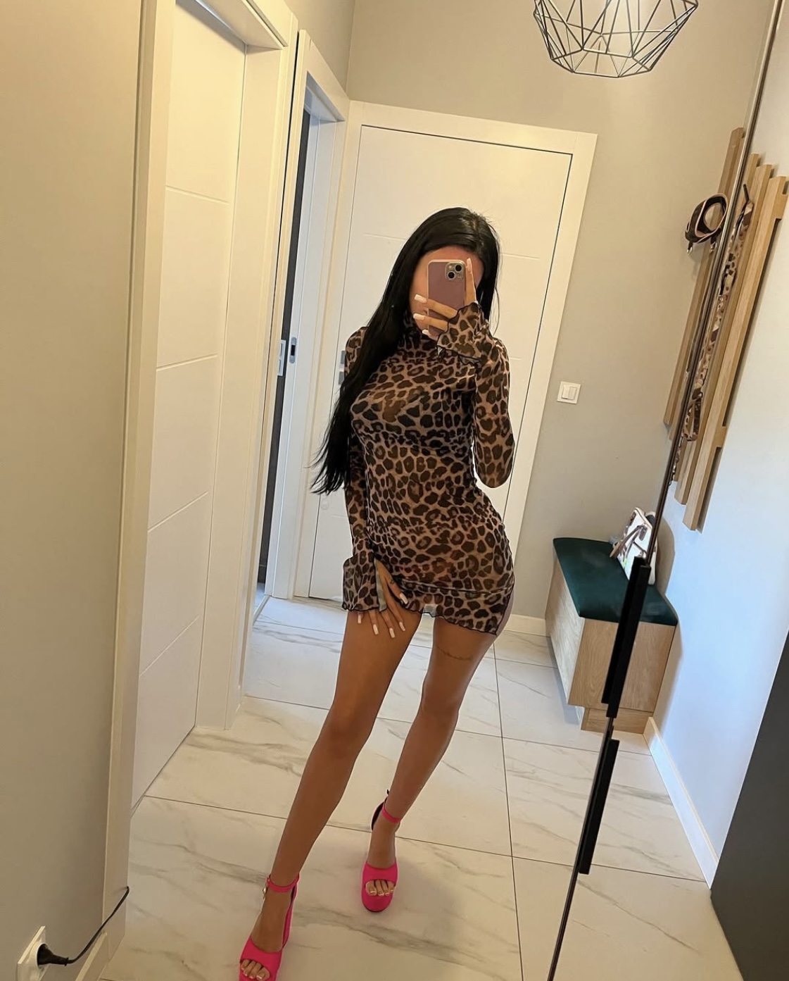 Путана АМИНА с 2 размером груди подарит фут-фетиш и позовет в гости в Район - Центр