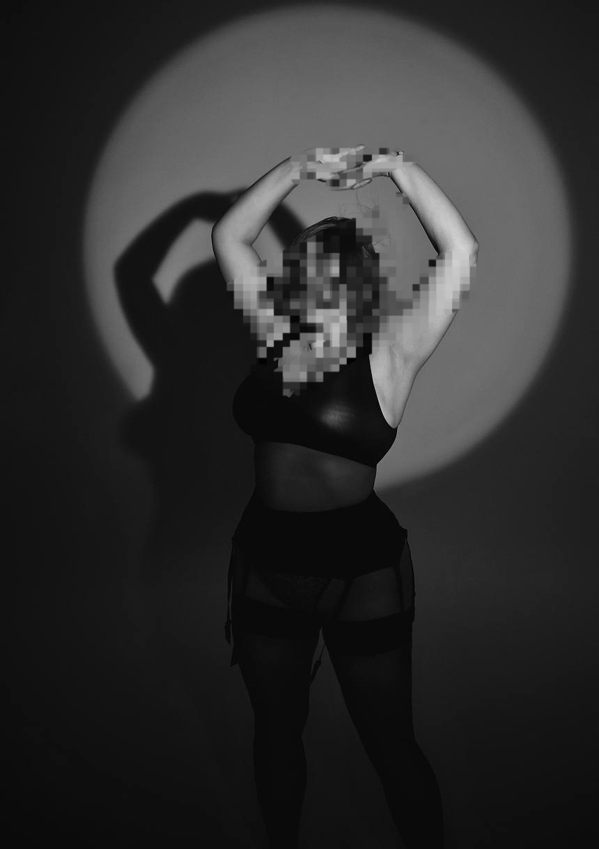 Профессионалка Люблю КуниЛингус 33 лет сделает нежно окончание на грудь и примет у себя