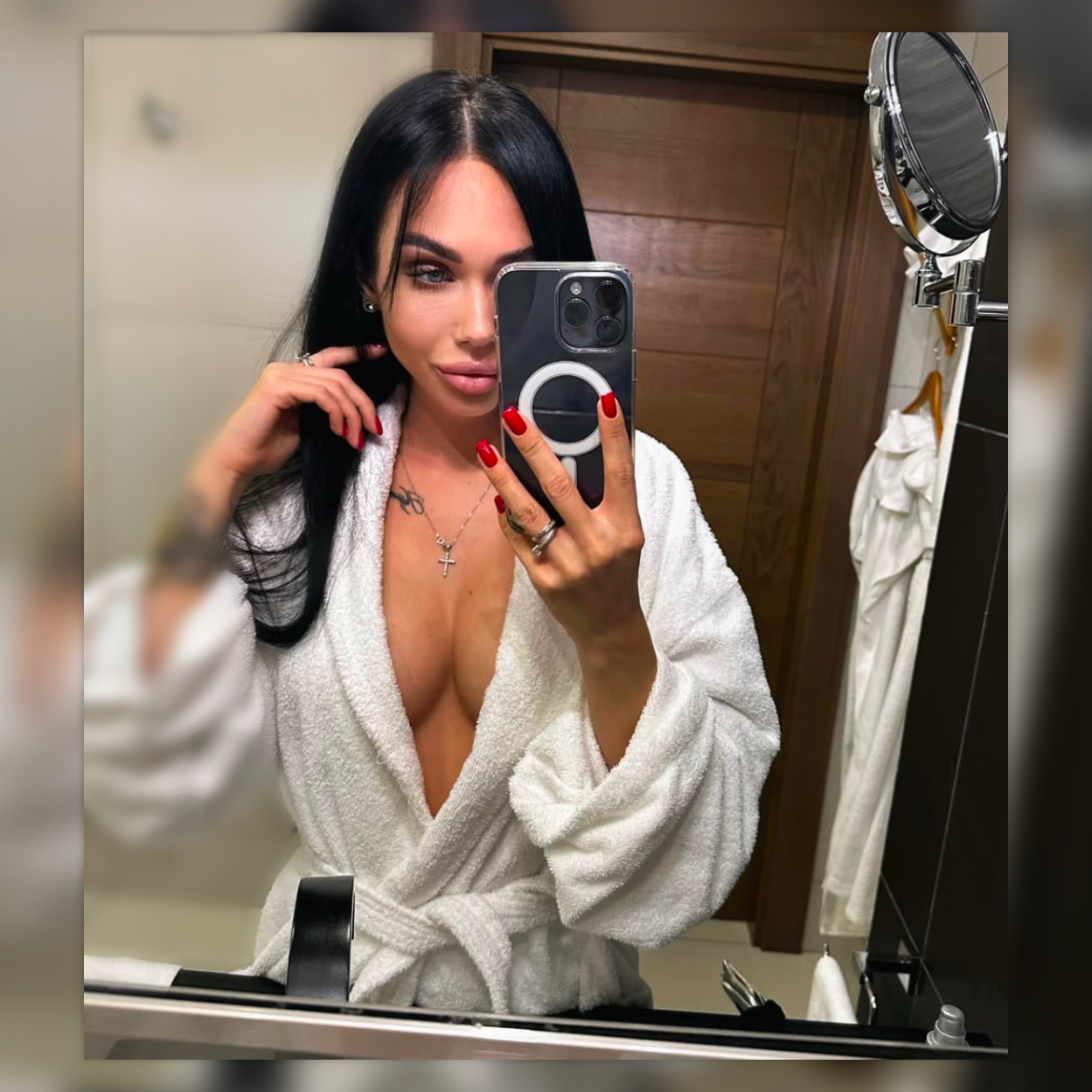 Массажистка АНГЕЛИНА с 3 размером груди сделает качественно минет без резинки и позовет в гости