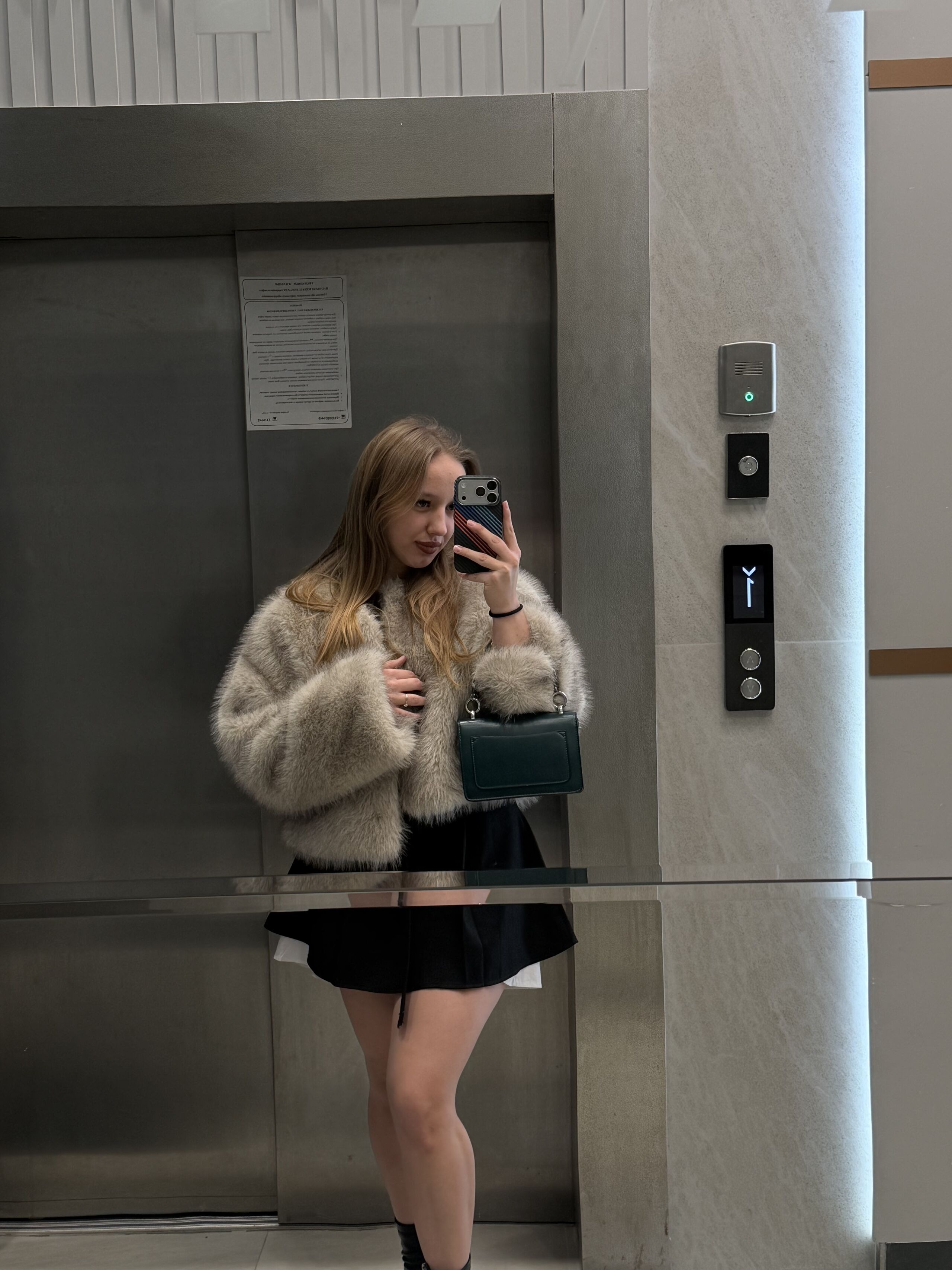 Русый Марго 19 лет сделает нежно минет в авто и позовет в гости