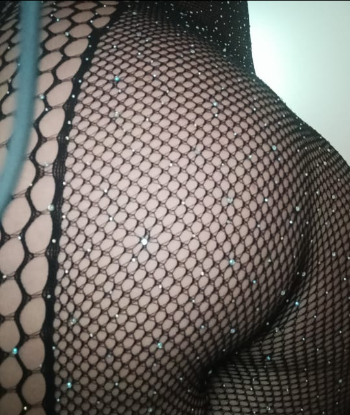 Шлюха Марина 34 лет сделает качественно расслабляющий массаж и пригласит к себе